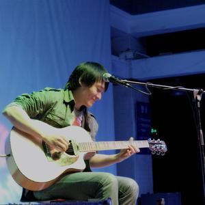 校花被爆炒的视频
